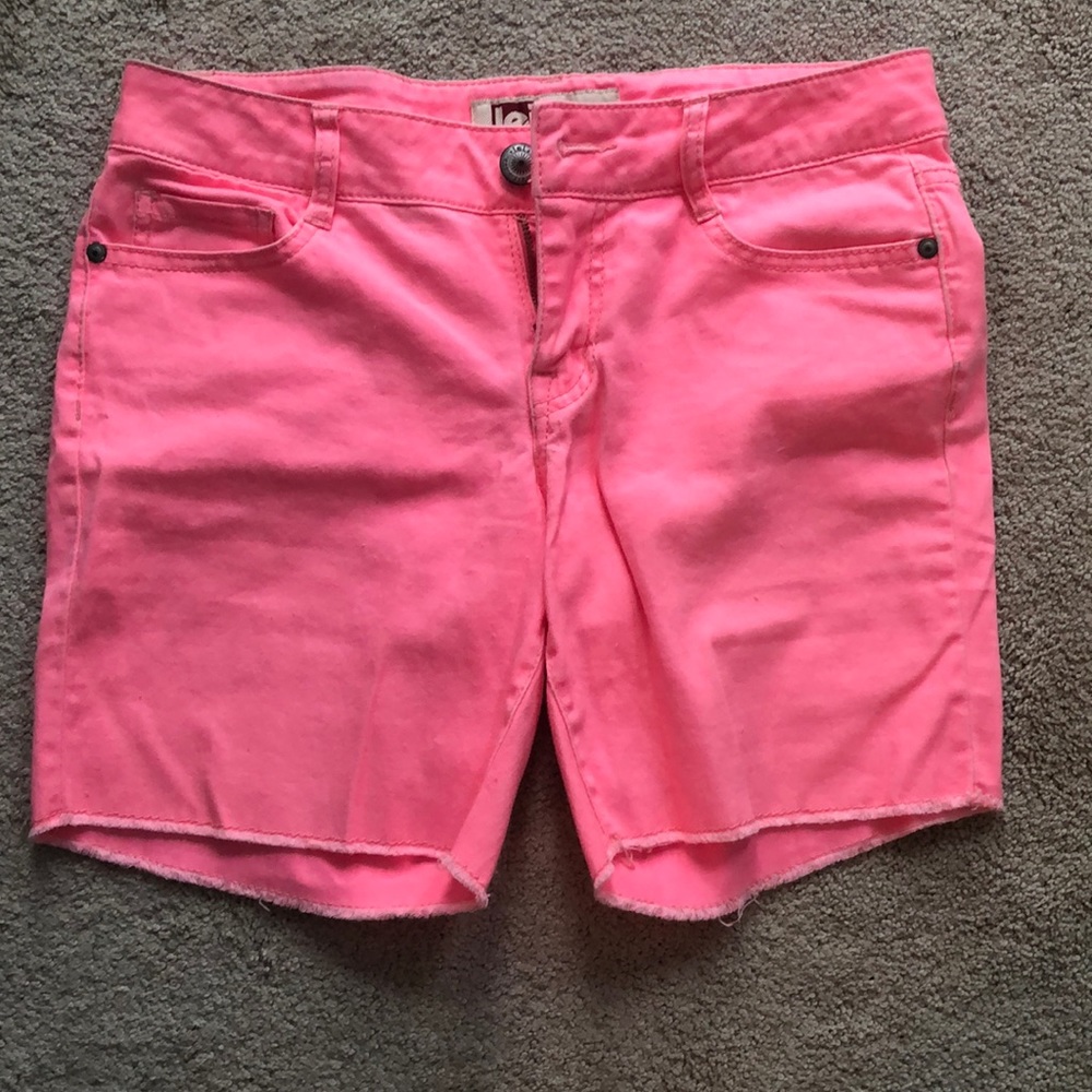 Light neon pink/coral shorts